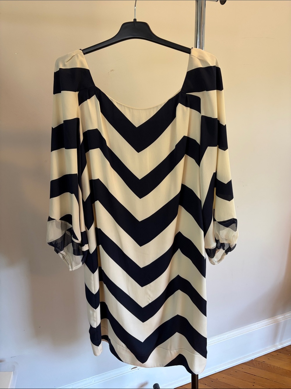 Diane Von Furstenberg Navy and Cream Chevron Long-Sleeve Silk Dress